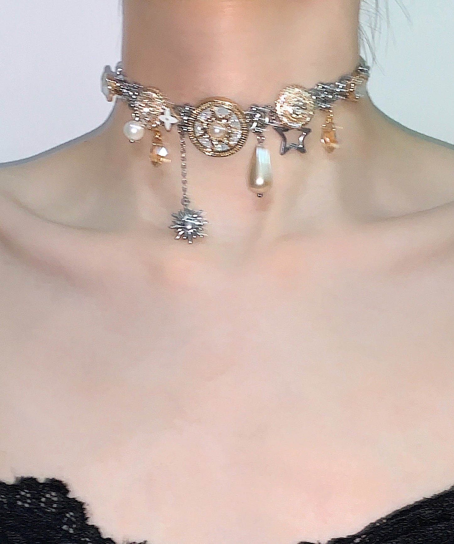 Gold Button Pearl Titanium Steel Choker
