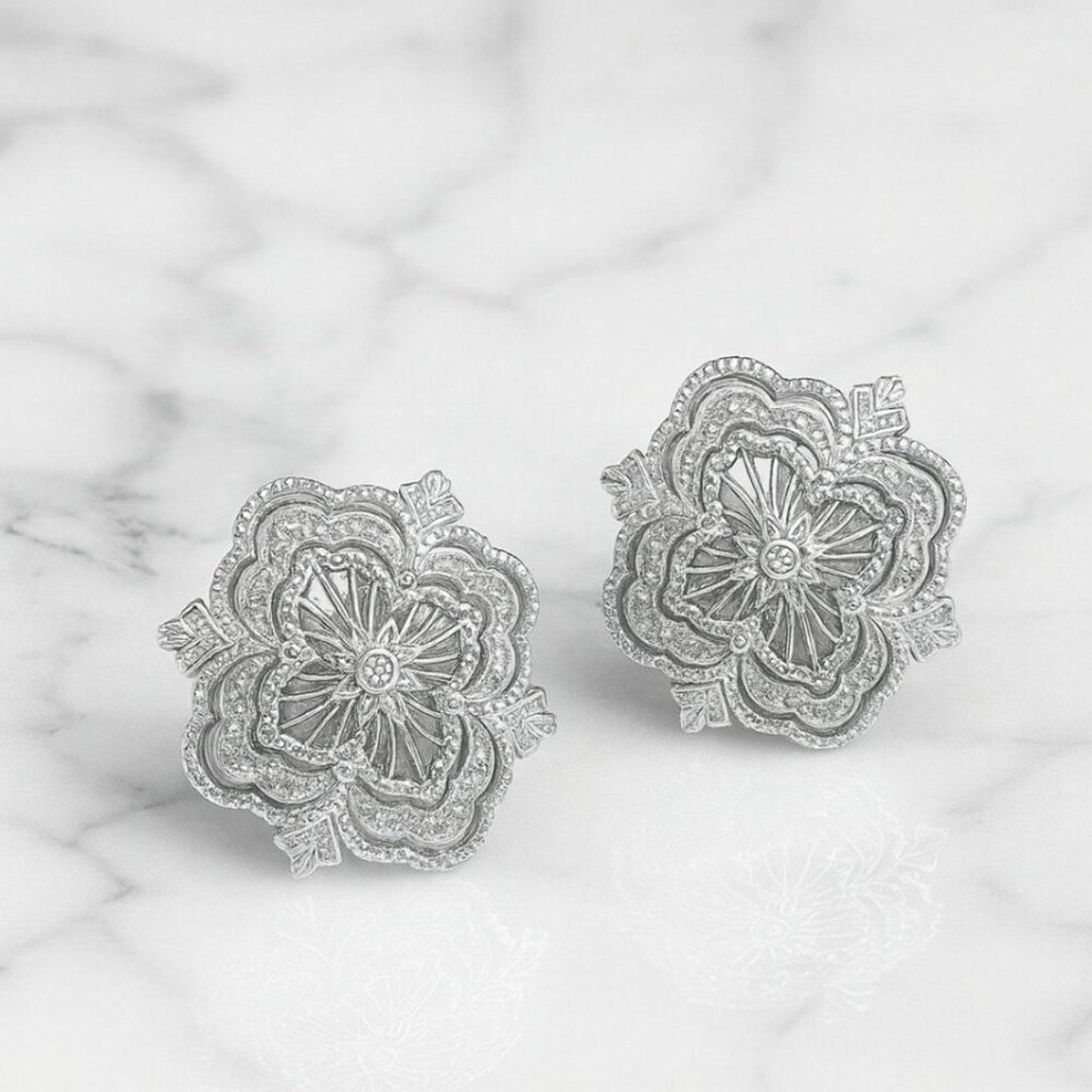 "jacintha" Earrings Silver