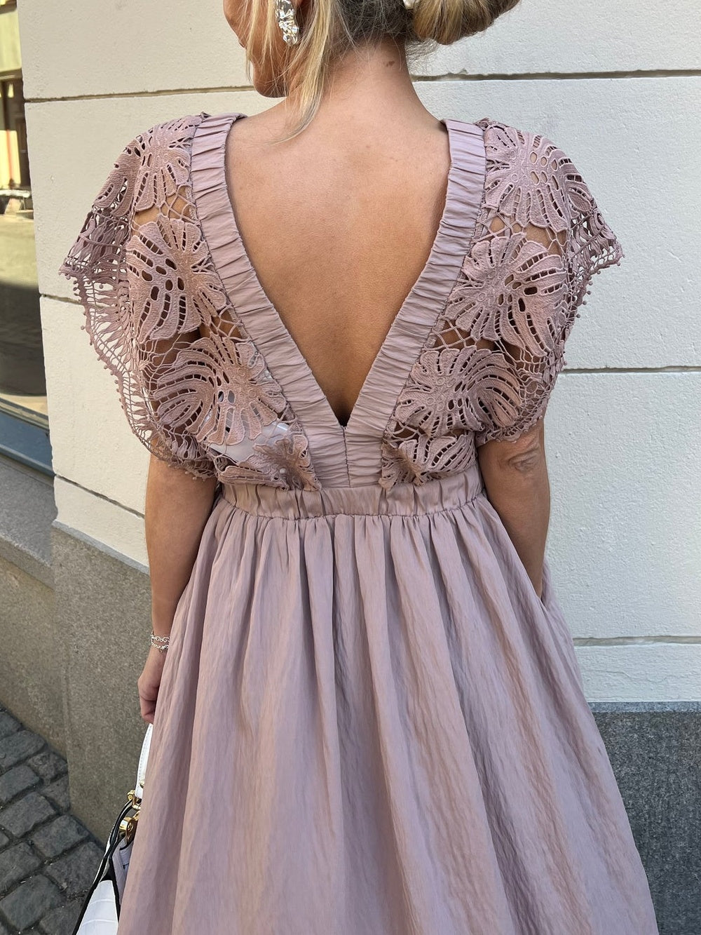 Lace Sleeveless Midi Dress