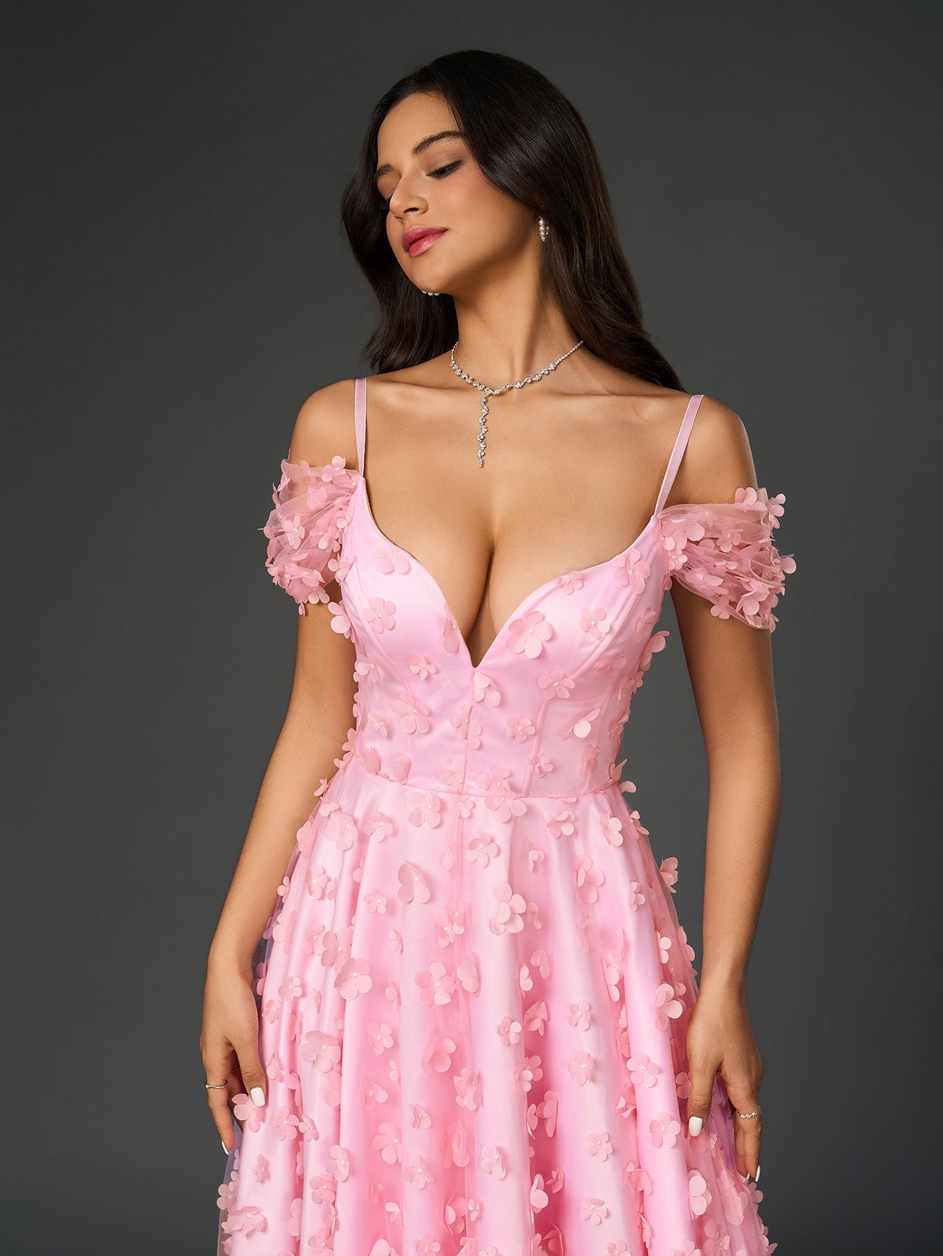 Deep V-neck Crisscross Back Applique Decoration Prom Dress