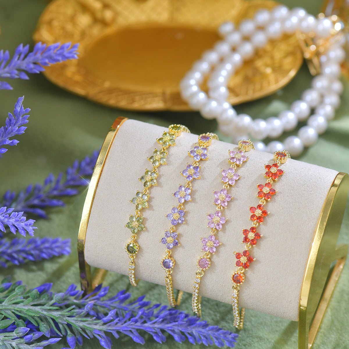 Elaria Bracelet in Red