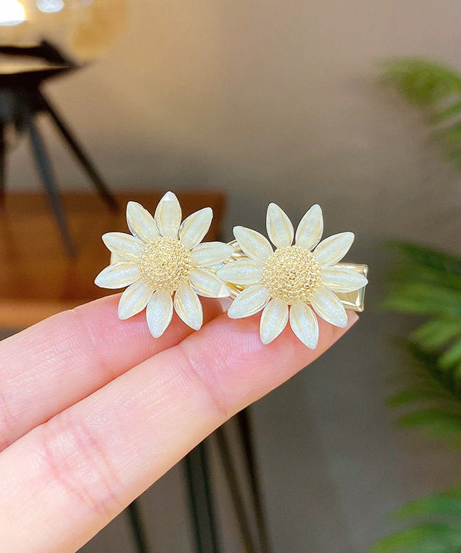 White Copper Overgild Resin Daisy a Pair Hairpin