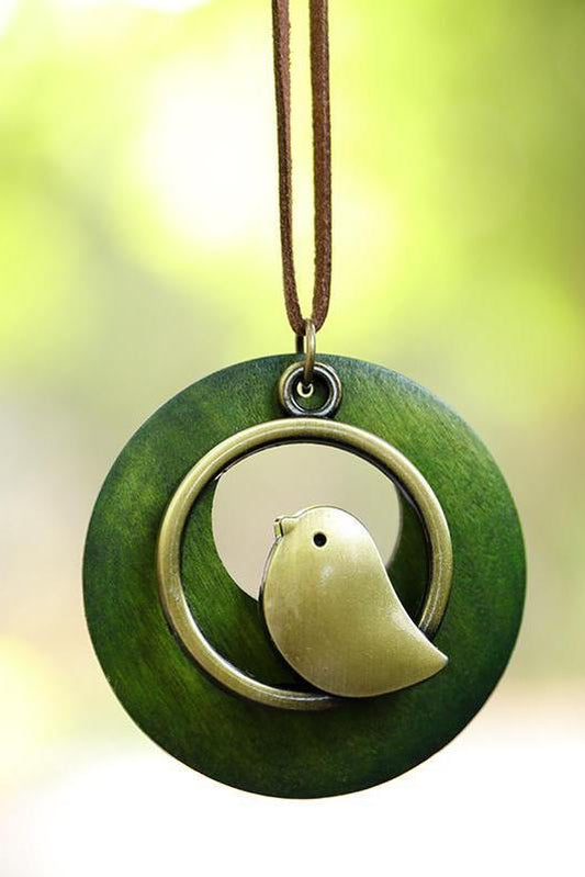 Metal Bird Shape Round Wood Pendant Necklace