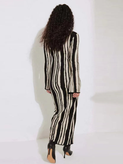 Contrast Bell Sleeve Maxi Dress