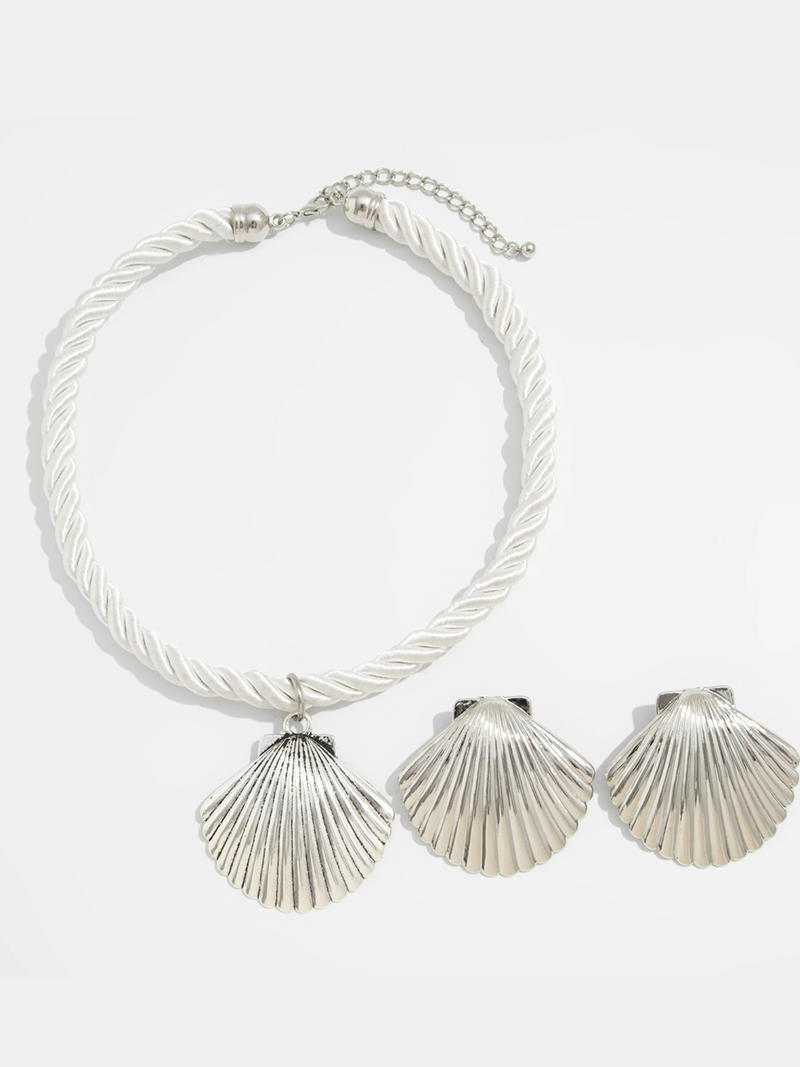 Kay Scallop Necklace Set