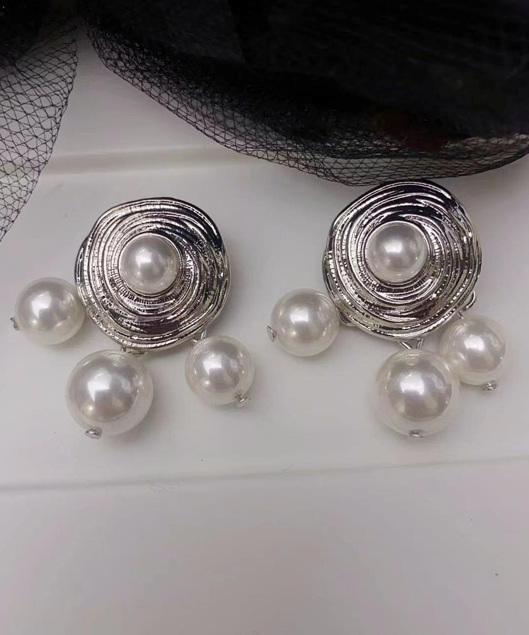 Modern Silk Copper Alloy Pearl Tassel Stud Earrings