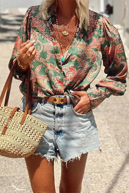 Print Contrast Turndown Collar Blouses