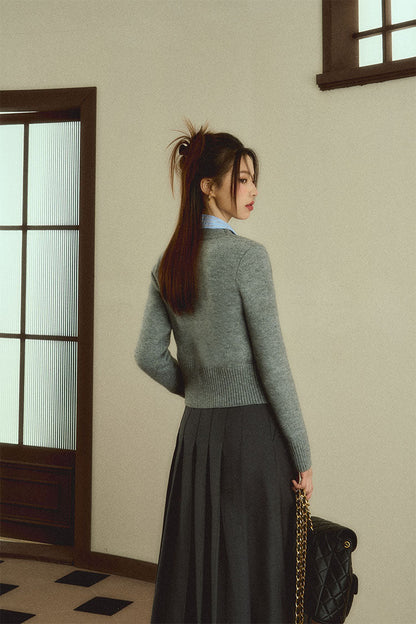 Classic Gray Cable Knit Cardigan: V-neck Button-front Sweater With Embroidered Logo