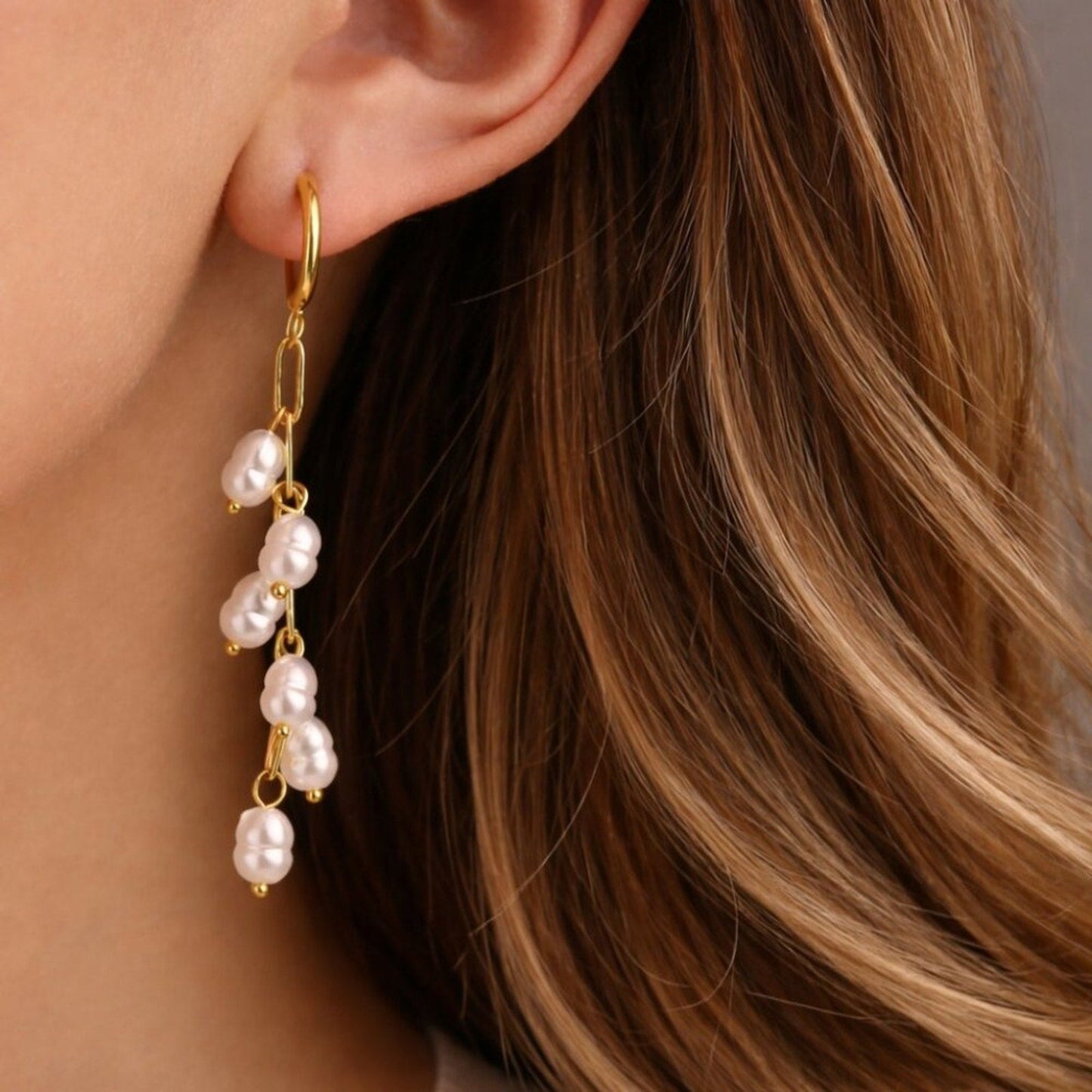 "savannah" Dangly Pearl Earrings
