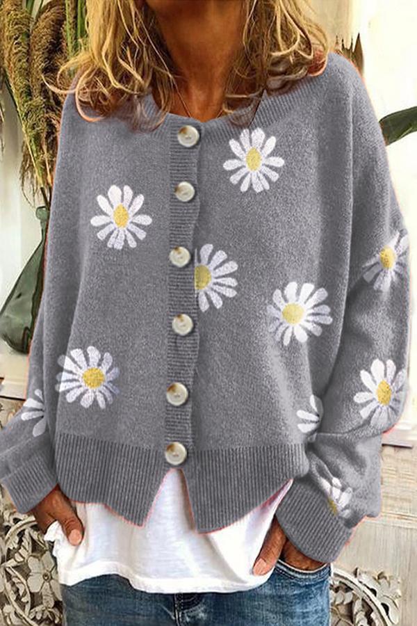 Round Neck Embroidery Knitted Sweater Cardigan