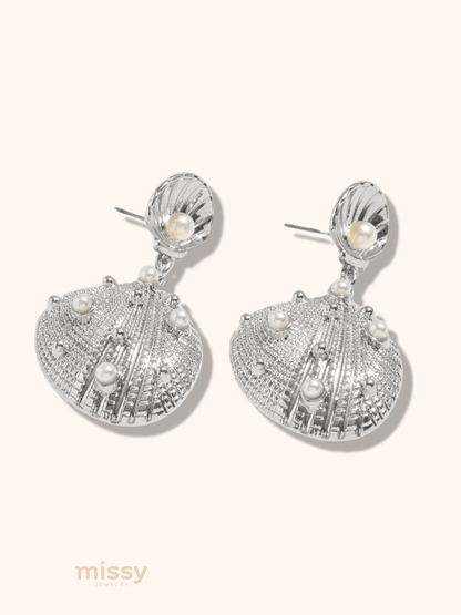 Itzayana Scallop Pearl Stud Earrings