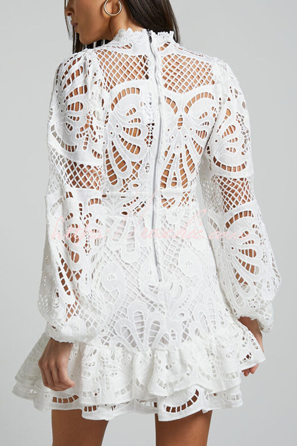 Color Hollow Long-sleeved Waisted Lace Mini Dress