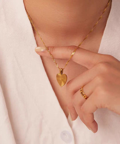 Gold Metal Alloy Wrinkled Love Pendant Necklace