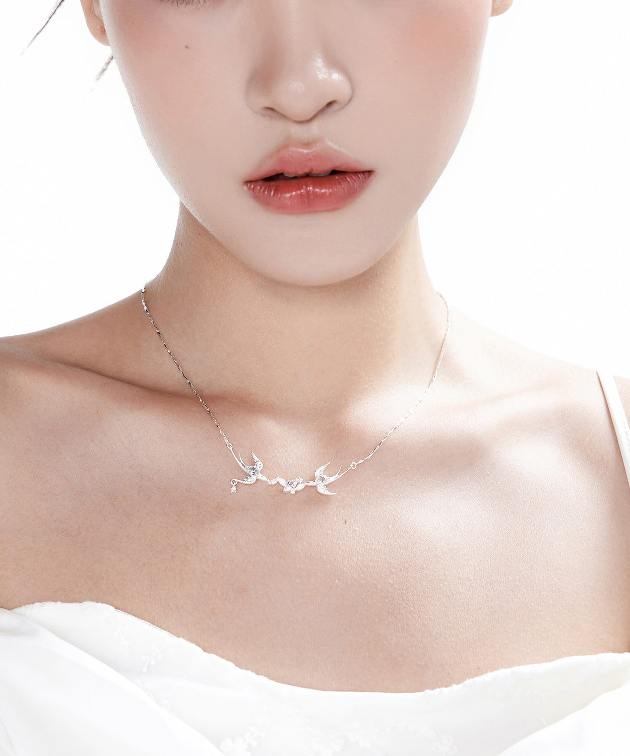 Natural White Freshwater Pearl Zircon Double Swallow Silver Plated Choker