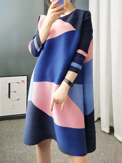 Loose Three-quarter Sleeves Color-block Contrast Color Pleated Round-neck Mini Dresses