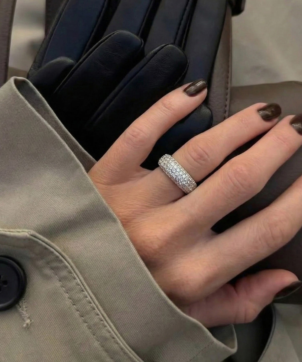 Silvery Zircon Sparkling Ring