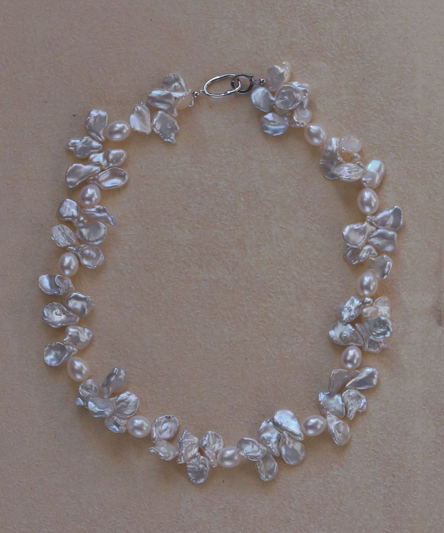 White Alloy Petal Pearl Princess Necklace