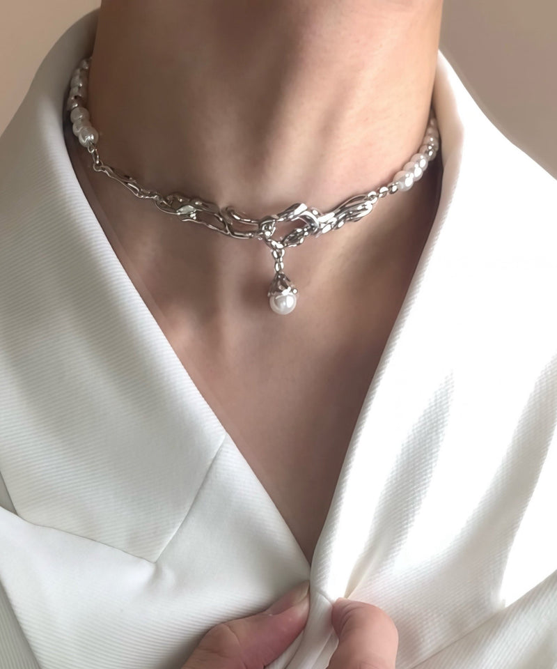 Fine Pearl Connect Tungsten Steel Pendant Choker