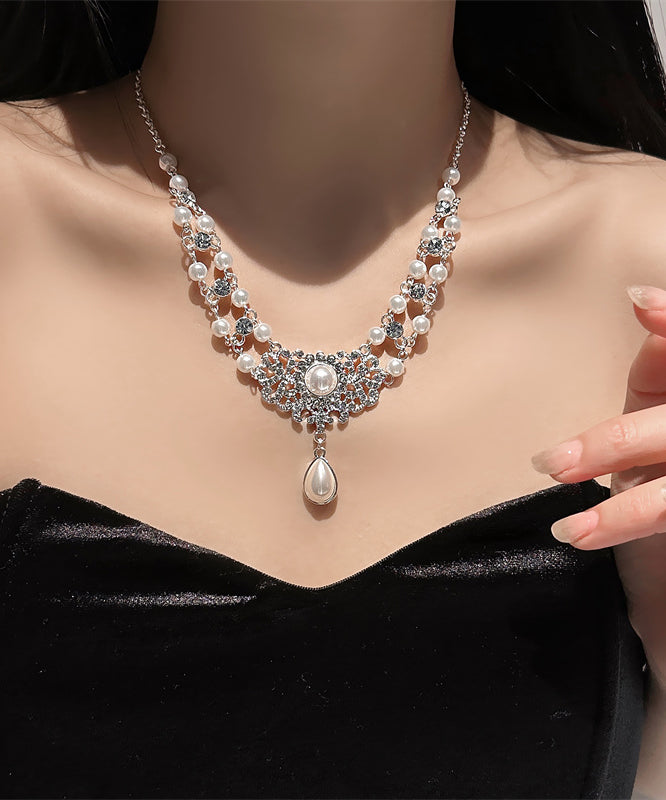 White Alloy Zircon Beading Pendant Necklace