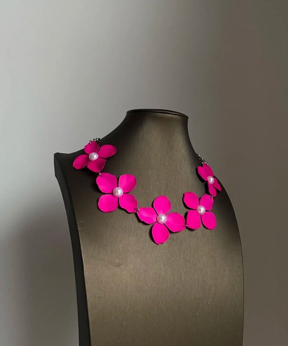 Brief Rose Metal Alloy Pearl Flora Princess Necklace