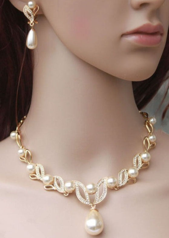 Gold Alloy Pearl Zircon Pendant Necklace