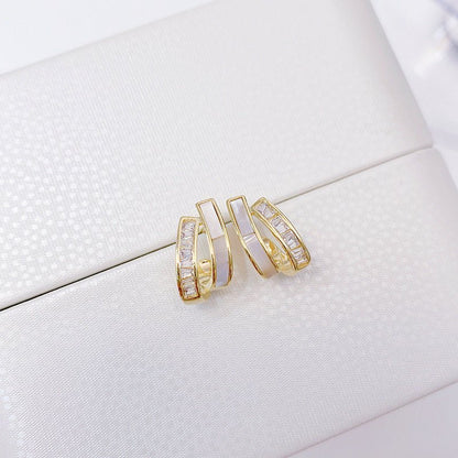 [] Alexa 9 to 5 Earrings