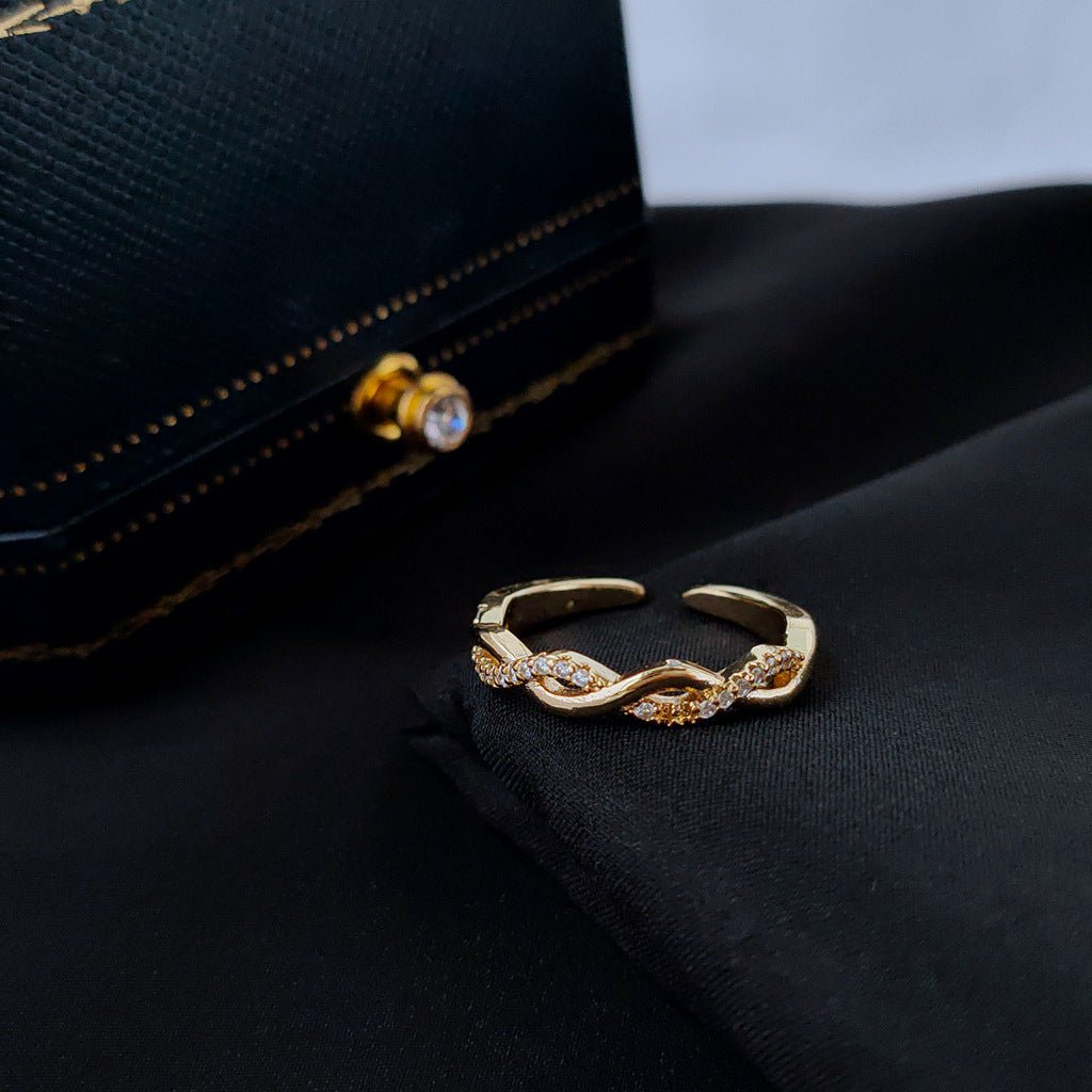 Elaine 9 to 5 Ring