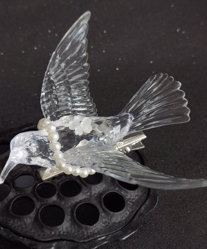 White Alloy Pearl Resin Magpie Tassel Hairpin