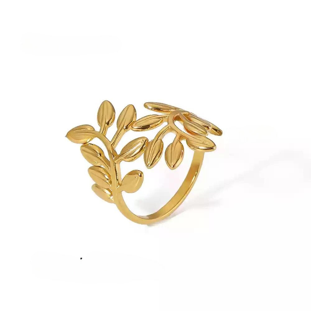 Lilian 18k Pleated Ring