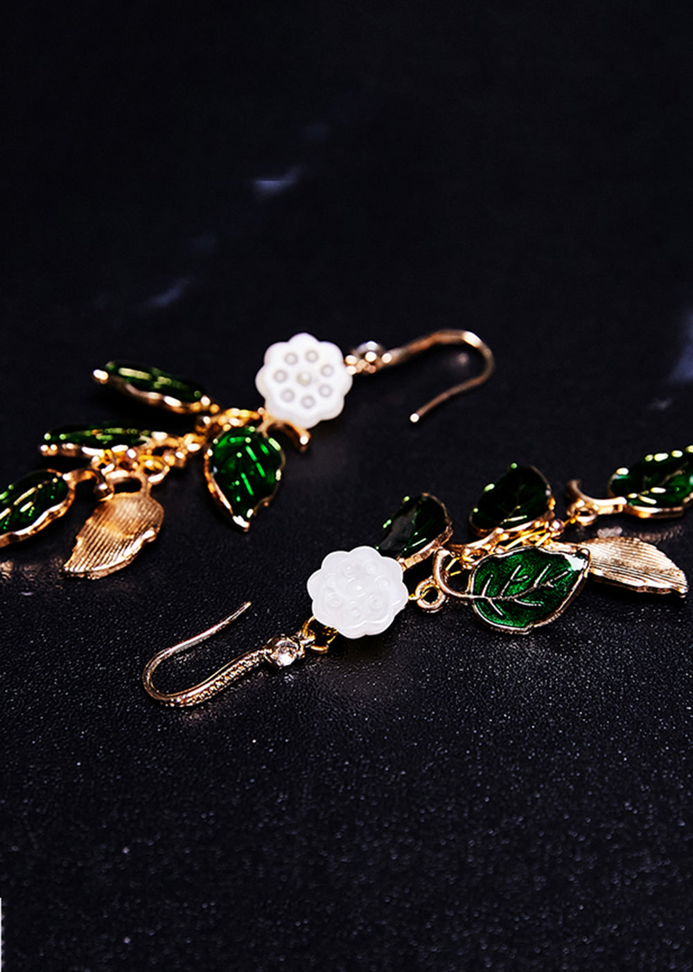 Green Leaf Gilding Drop Earrings