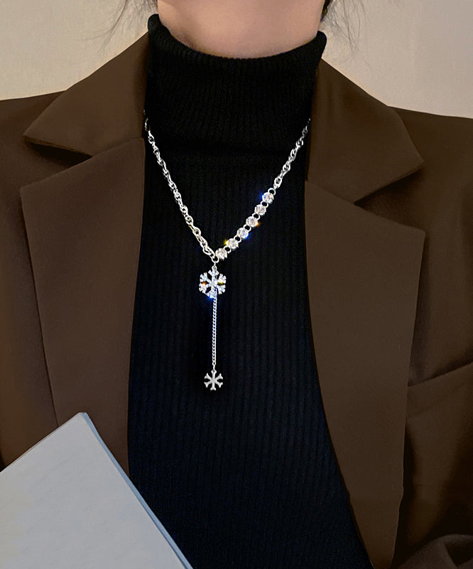 Silk Alloy Zircon Snowflake Pendant Necklace
