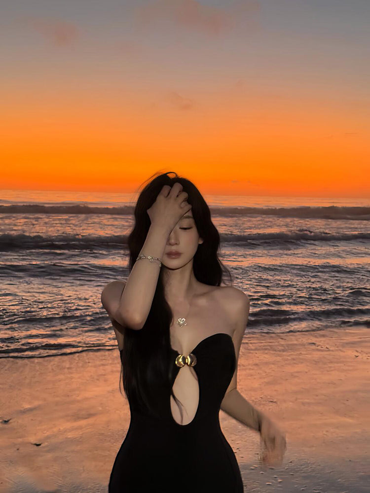 Black Cut-out Bodycon Maxi Dress & Sultry Beach Party Outfit