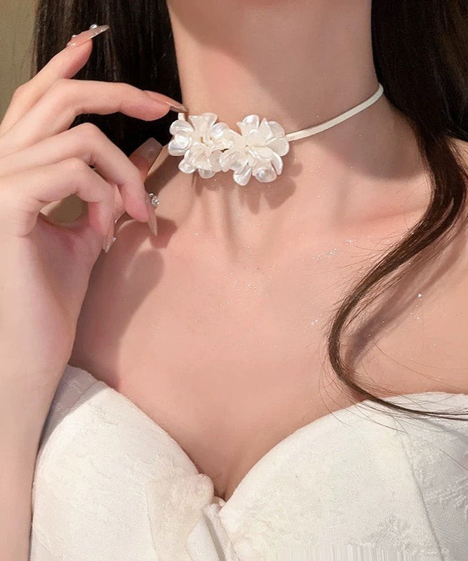 White Leather Bow Tie Lace Pendant Necklace Yu003