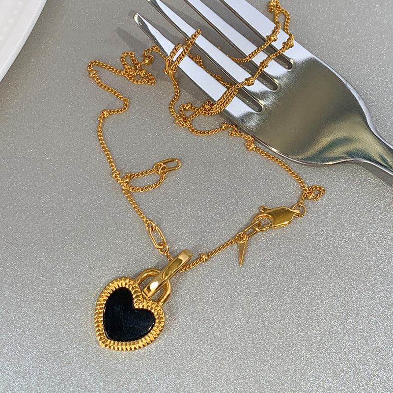 Double-faced Mother-of-pearl Black and White Love Necklace