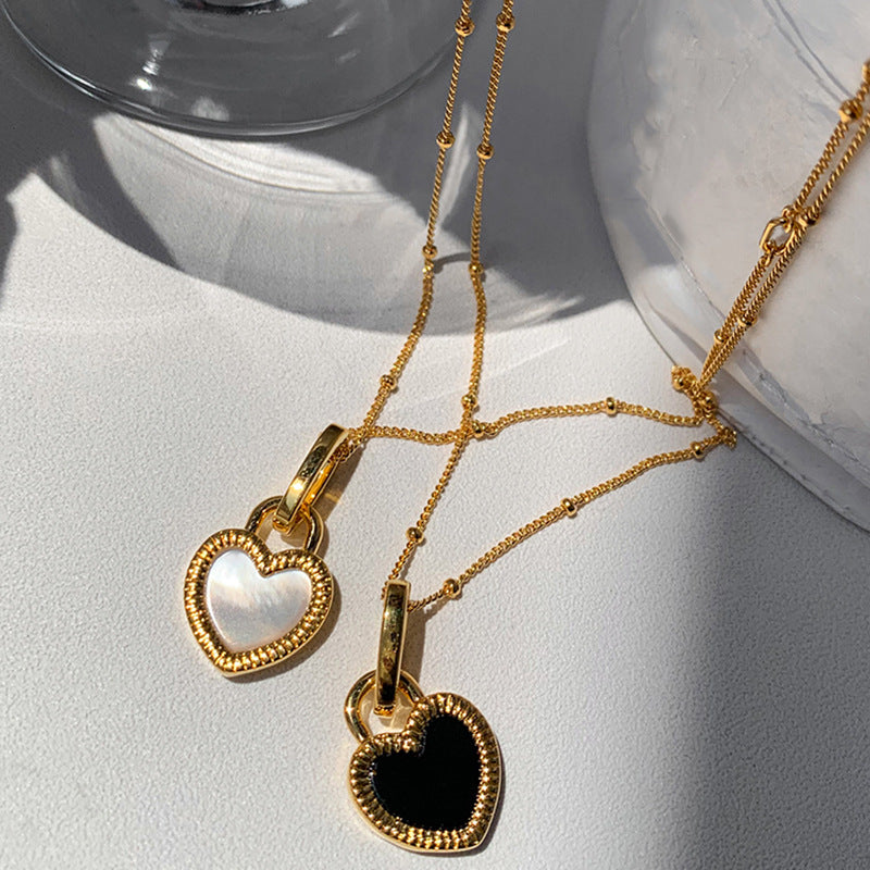 Double-faced Mother-of-pearl Black and White Love Necklace