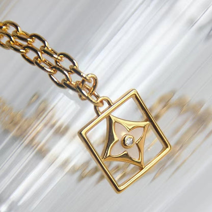 Four-leaf Clover White Mother-of-pearl Necklace