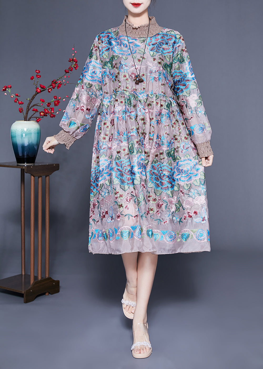 Handmade Khaki High Neck Embroideried Silk Maxi Dresses Spring Lc0421