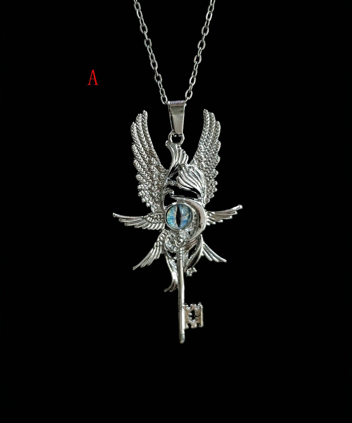 Light Design Metal Pendant Necklace