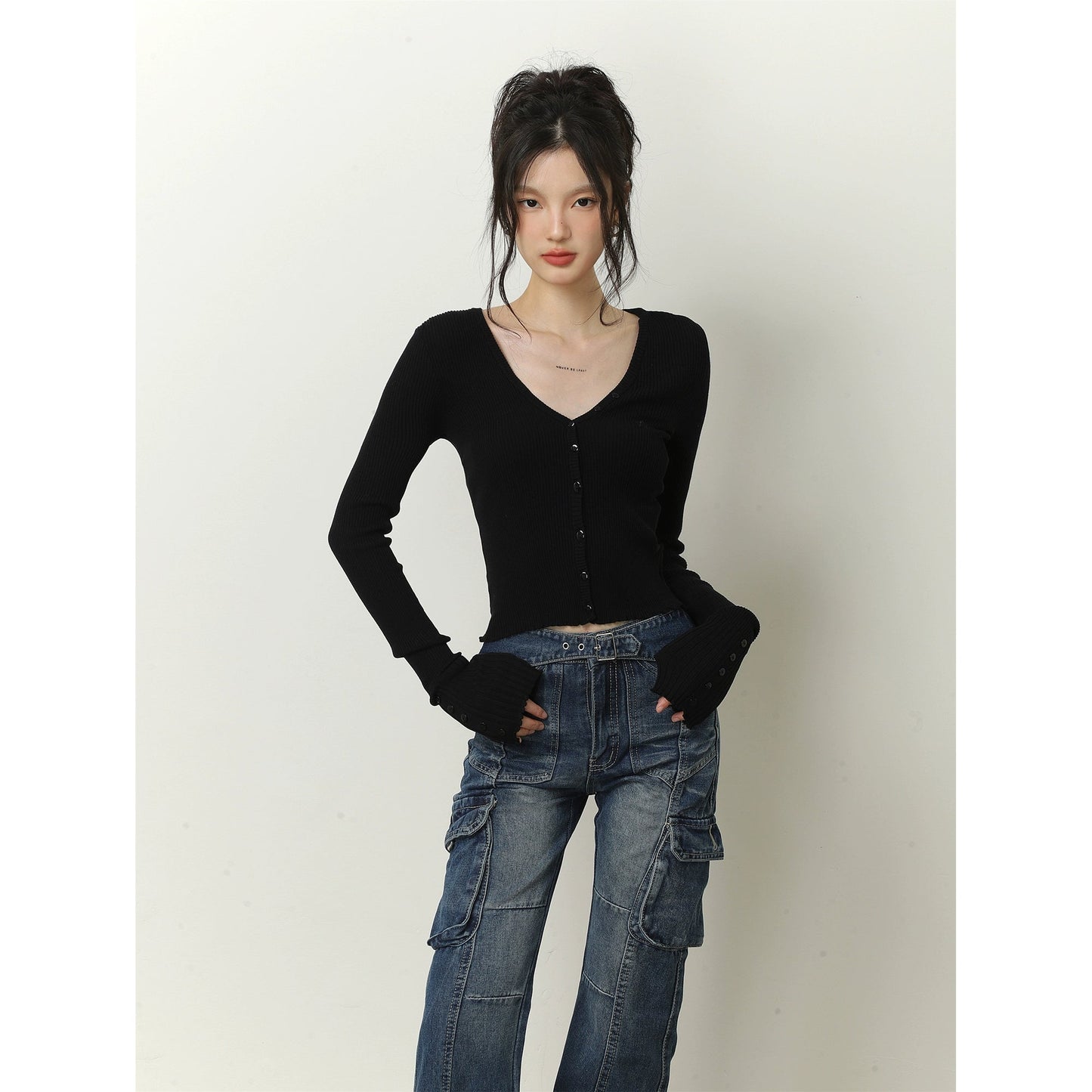 V-neck Long Sleeve Knit Cardigan
