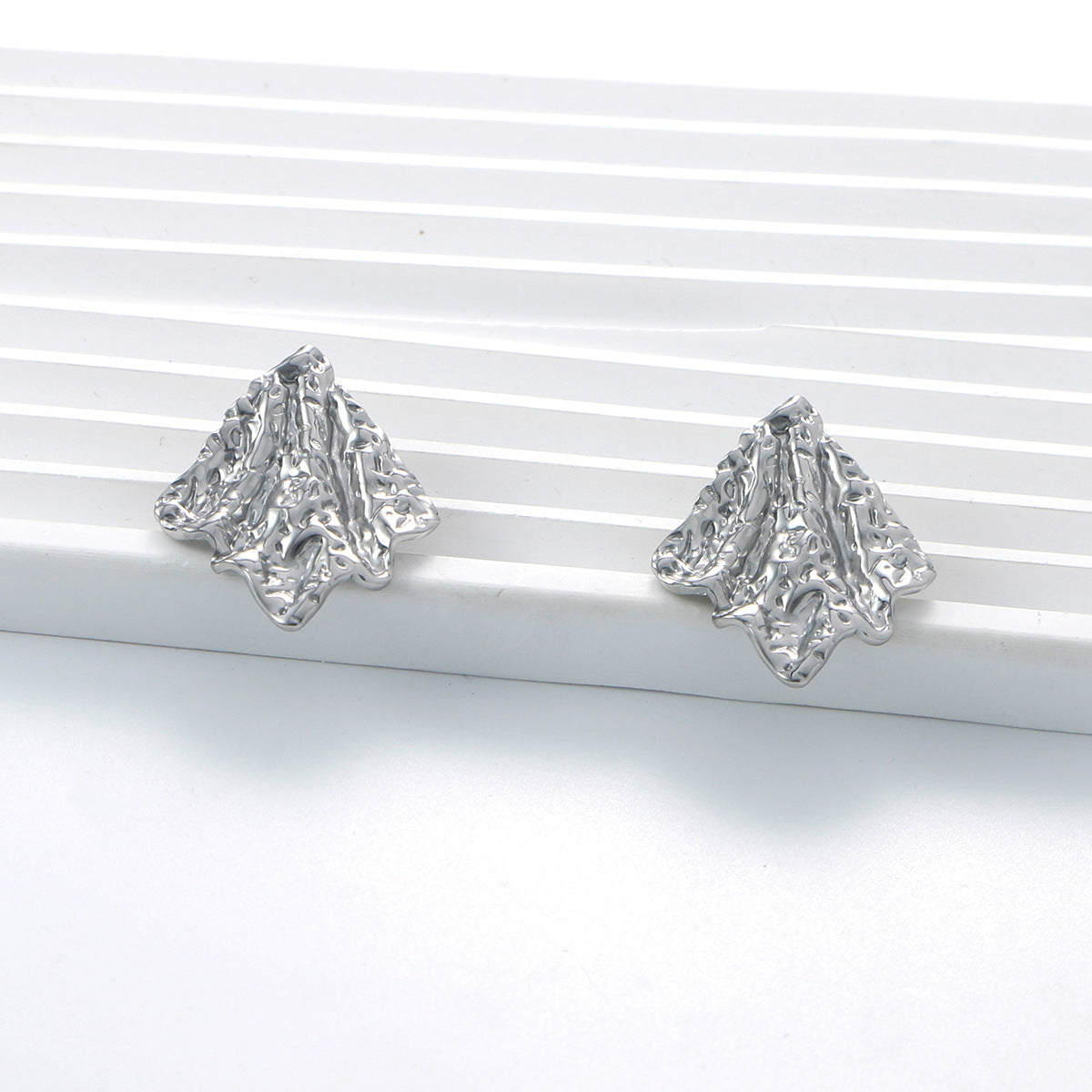 Courtlyn Hammered Irregular Earrings