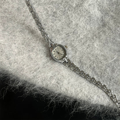 -style Small Square Bracelet Watch
