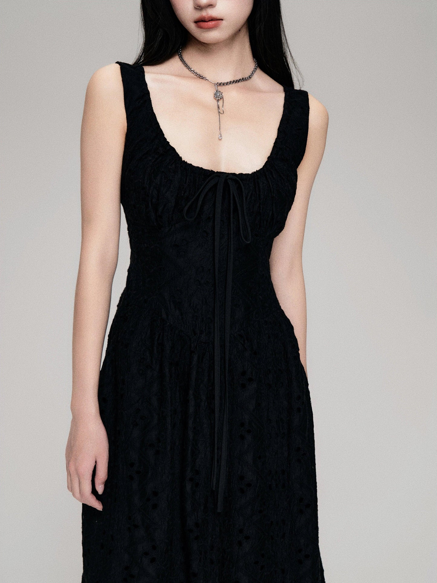 Enchanting Lace Maxi Dress: Romantic Full-length Gown