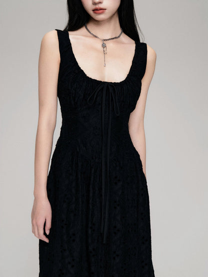 Enchanting Lace Maxi Dress: Romantic Full-length Gown