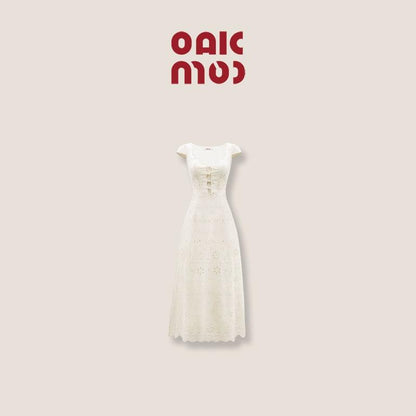 Oakmoo Off-white Cotton Eyelet Lace Sweetheart Dress