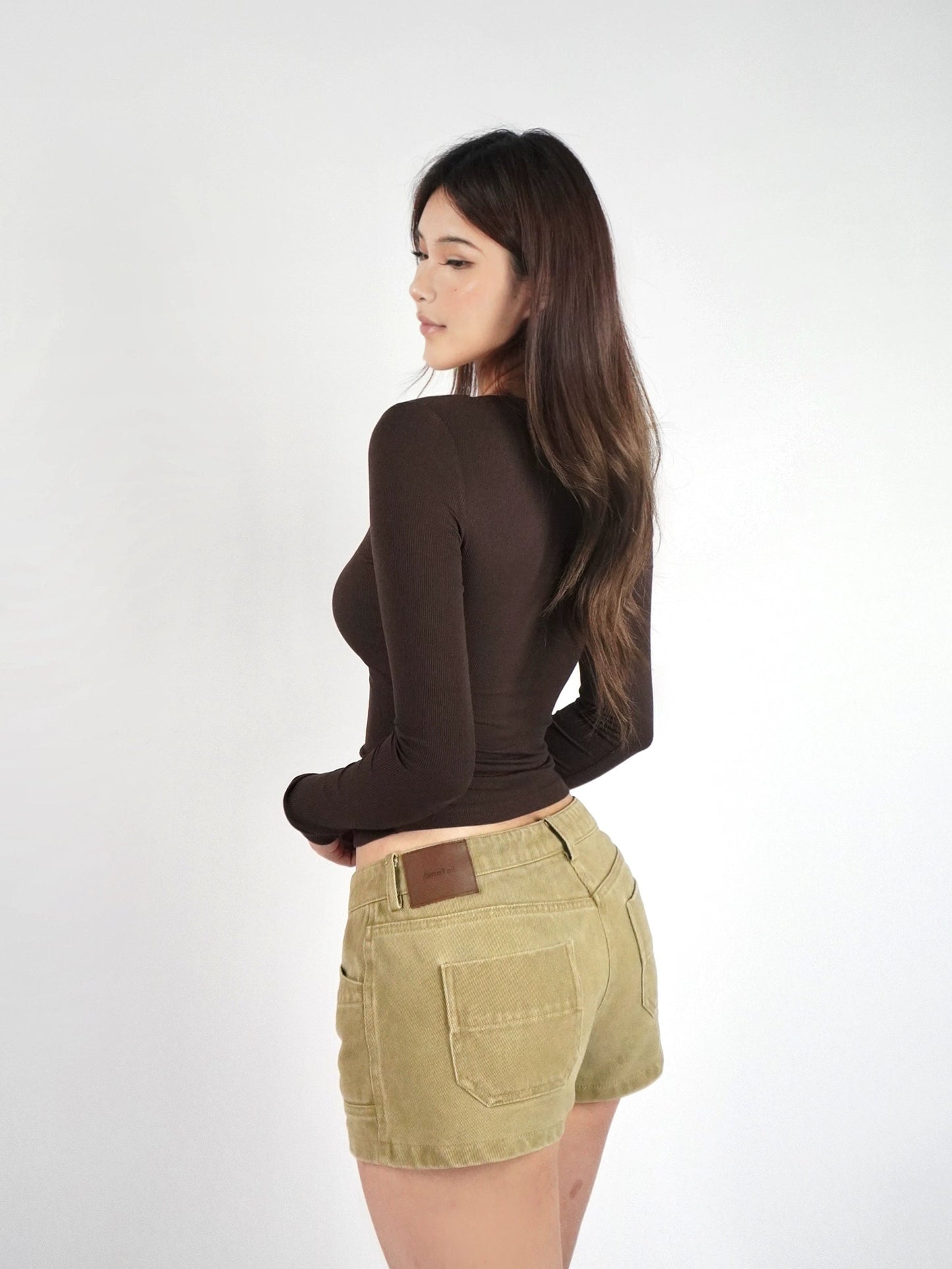 U-neck Slim-fit Long-sleeve T-shirt