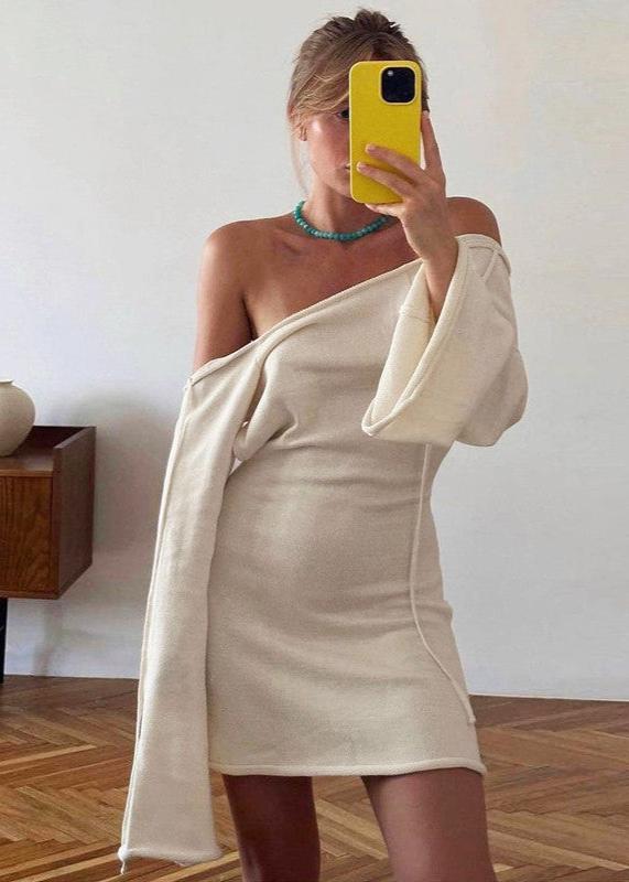 Bell-sleeve Backless Mini Dress