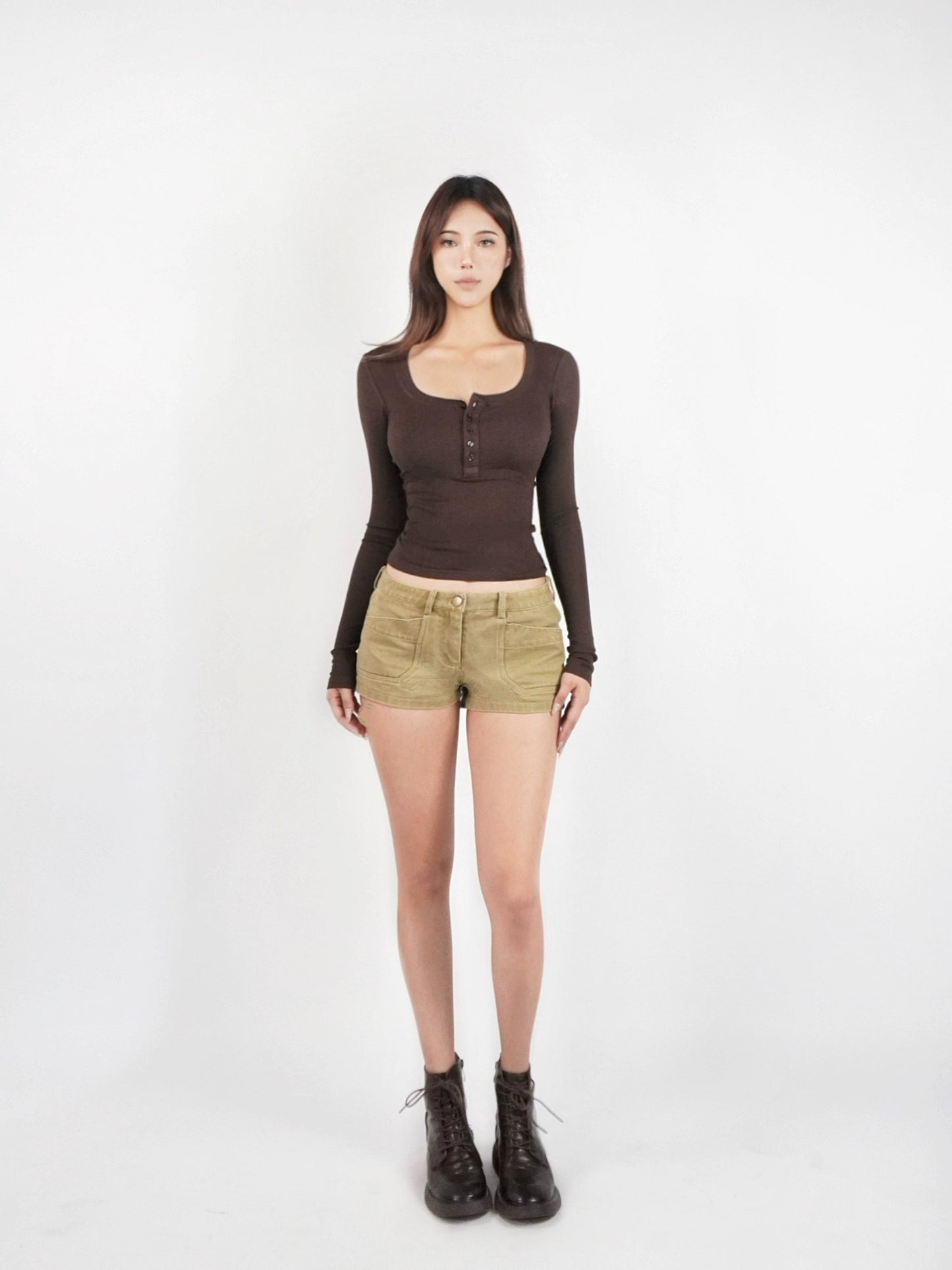 U-neck Slim-fit Long-sleeve T-shirt