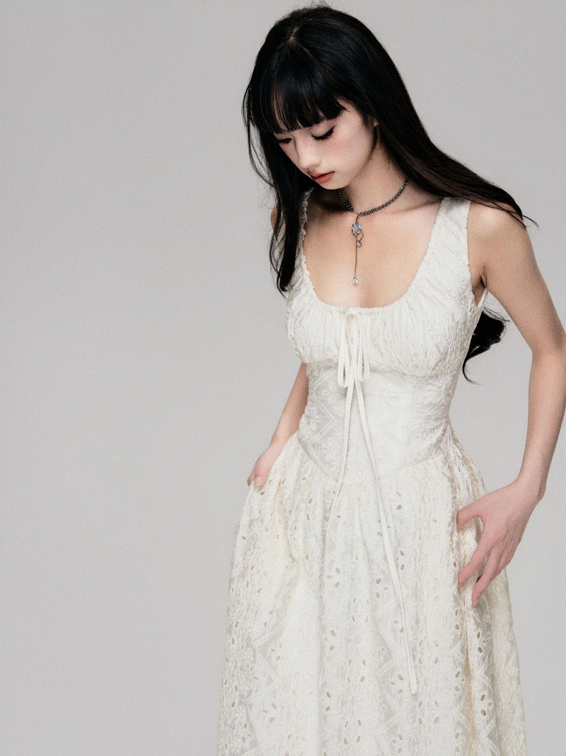 Enchanting Lace Maxi Dress: Romantic Full-length Gown