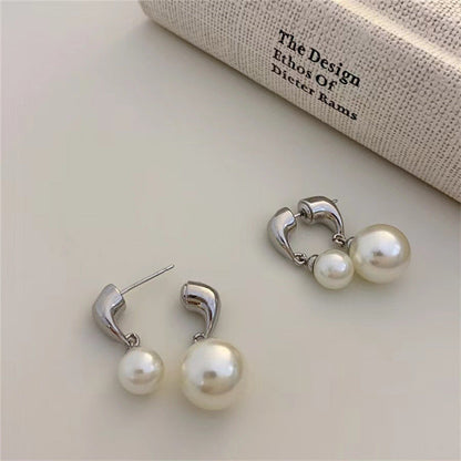 Lainee Geometric Pearl Earrings