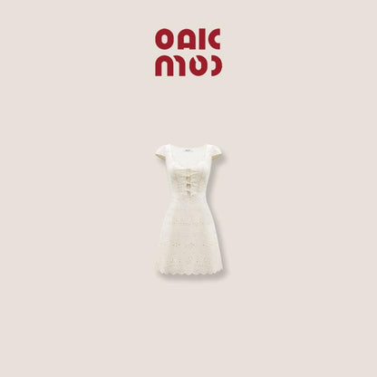 Oakmoo Off-white Cotton Eyelet Lace Sweetheart Dress